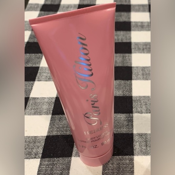 Women’s Designer Paris Hilton Heiress 3 fl oz. Body lotion - Picture 3 of 5